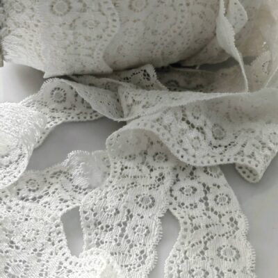 Stretch Lace Trimming (35mm / 45mm) - White Crochet Flowers